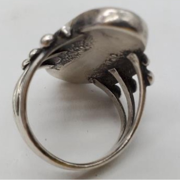 Vintage Sterling Turquoise Gemstone
Approx Ring sz 6.5 - Picture 7 of 9